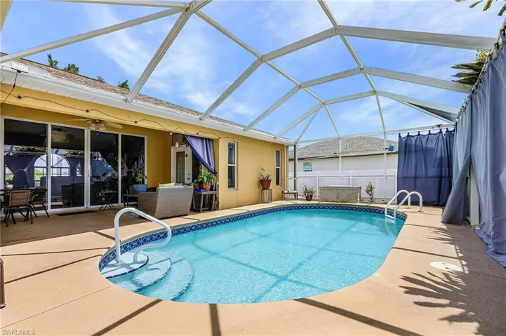 2216 NE 7th  PL, Cape Coral, FL 33909