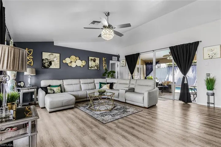 2216 NE 7th  PL, Cape Coral, FL 33909