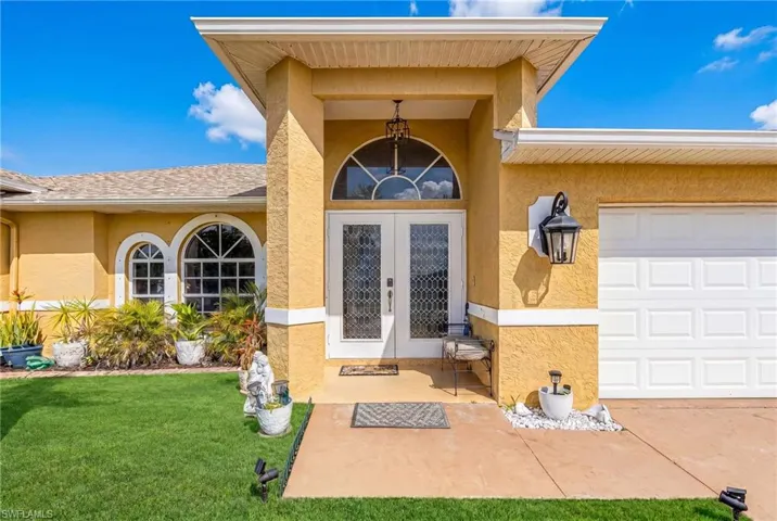 2216 Ne 7th Pl, Cape Coral, Florida 33909