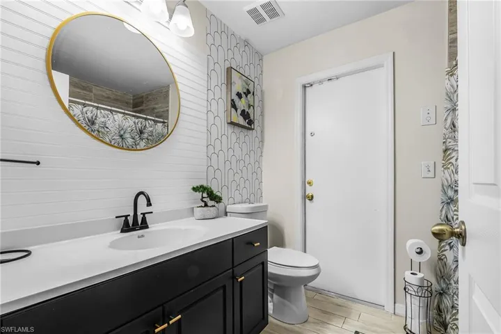 2216 Ne 7th Pl, Cape Coral, Florida 33909