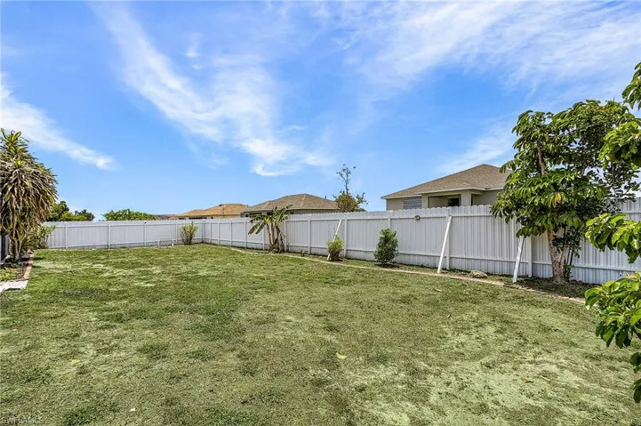 2216 NE 7th  PL, Cape Coral, FL 33909