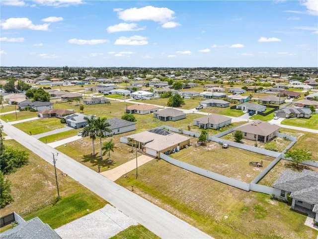 2216 NE 7th  PL, Cape Coral, FL 33909