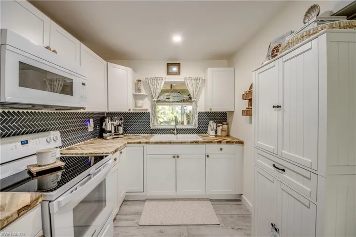 355  Donora  BLVD, Fort Myers Beach, FL 33931