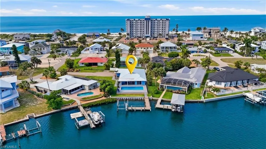 Lagoon in your backyard, Gulf in your front yard