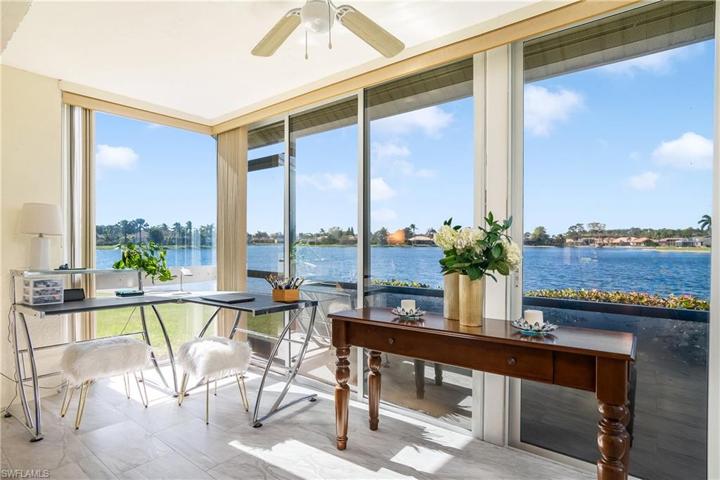 613  Windsor  SQ, Naples, FL 34104