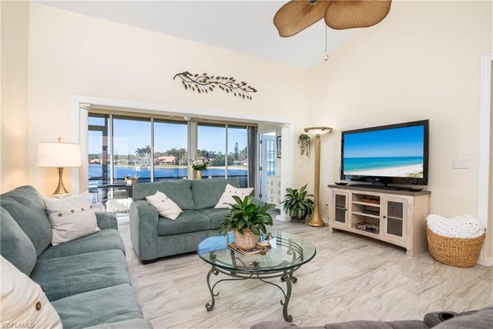 Living room with Lake view