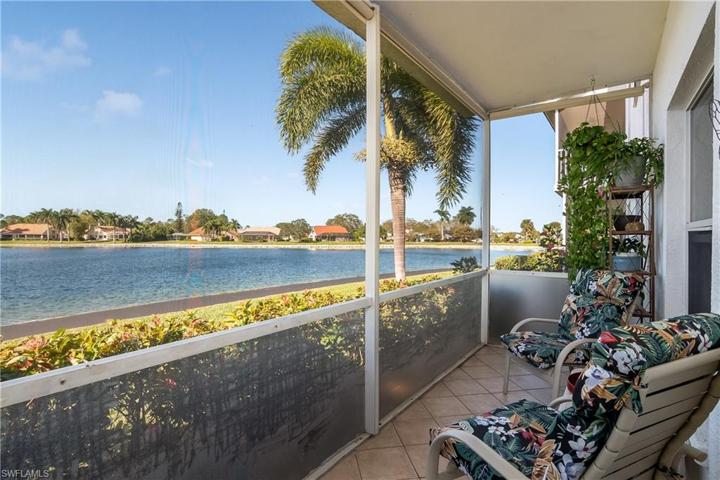 613  Windsor  SQ, Naples, FL 34104