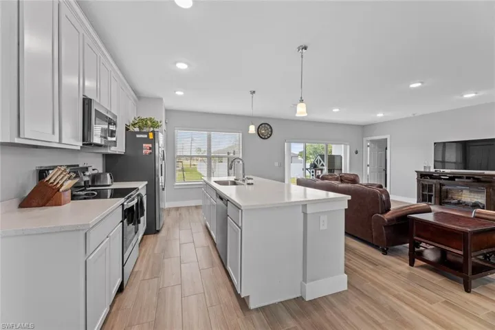 2436 Nw 4th St, Cape Coral Fl 33993