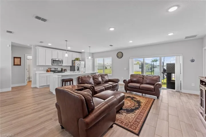 2436 Nw 4th St, Cape Coral Fl 33993