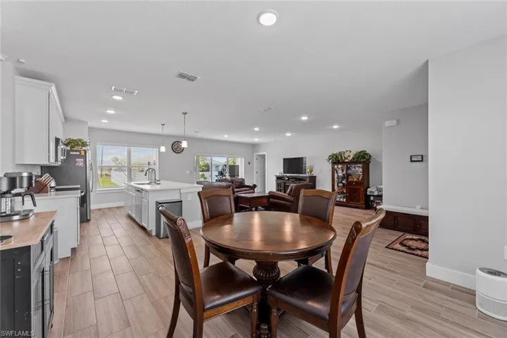 2436 Nw 4th St, Cape Coral Fl 33993