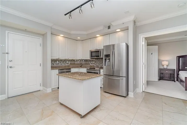 2825 Palm Beach Blvd 614, Fort Myers, Florida 33916