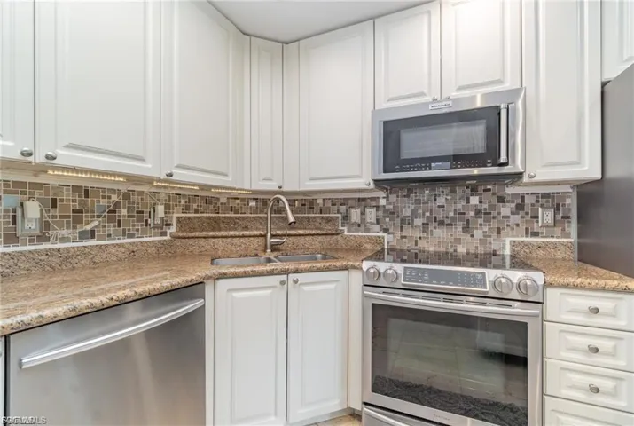 2825 Palm Beach Blvd 614, Fort Myers, Florida 33916