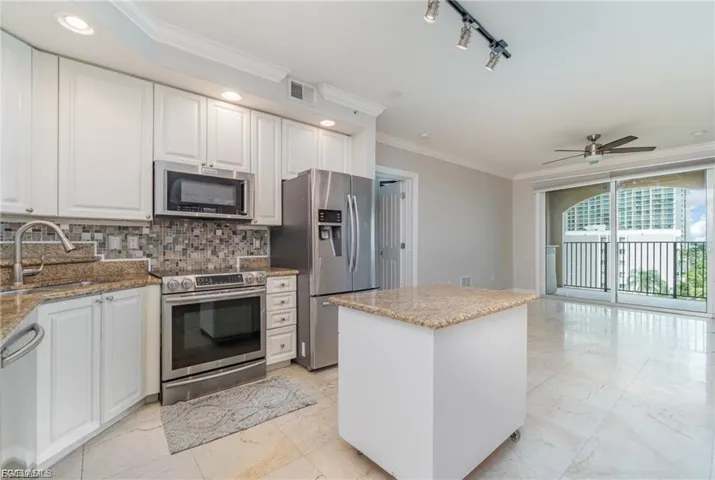 2825 Palm Beach Blvd 614, Fort Myers, Florida 33916