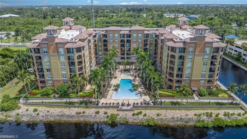 2825 Palm Beach Blvd 614, Fort Myers, Florida 33916