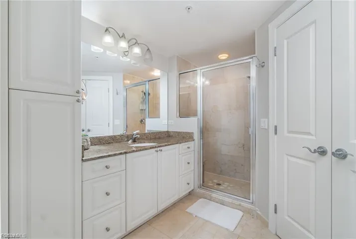 2825 Palm Beach Blvd 614, Fort Myers, Florida 33916