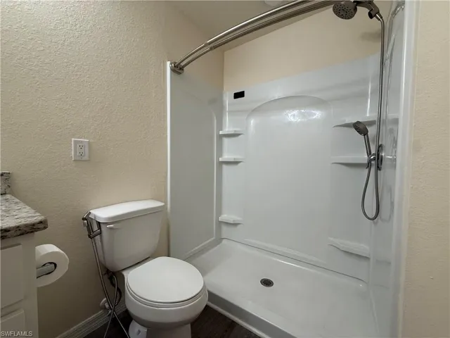 557 Oakshire Ln, Lehigh Acres, Florida 33972
