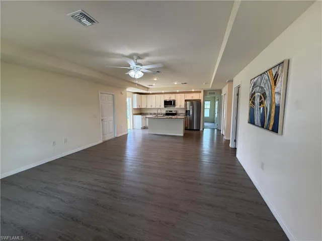 557 Oakshire Ln, Lehigh Acres, Florida 33972