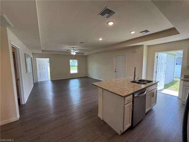 557 Oakshire Ln, Lehigh Acres, Florida 33972