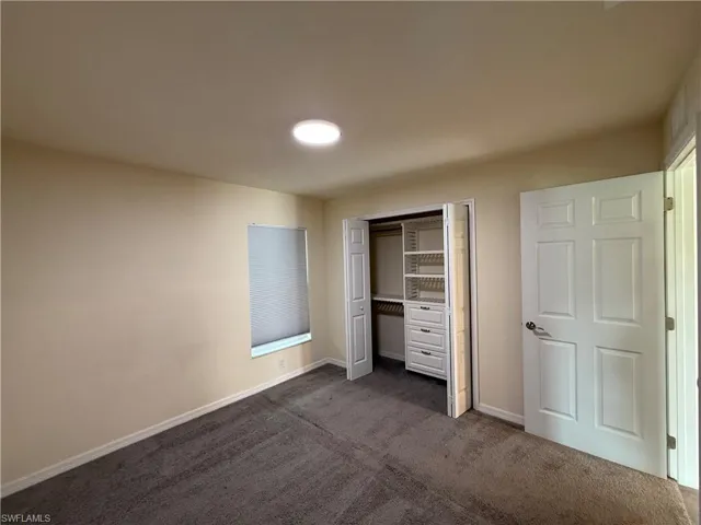 557 Oakshire Ln, Lehigh Acres, Florida 33972