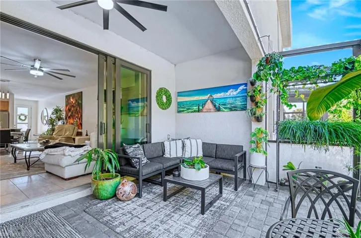 13045  Pembroke  DR, Naples, FL 34105