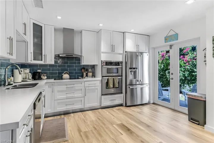 724 100th Ave N, Naples, Florida 34108