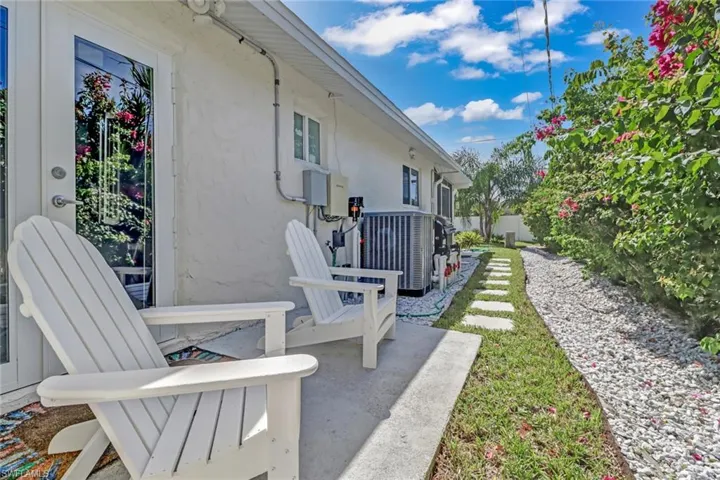 724 100th Ave N, Naples, Florida 34108