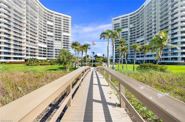 320  Seaview  CT, MARCO ISLAND, FL 34145