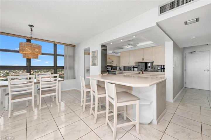 320  Seaview  CT, MARCO ISLAND, FL 34145