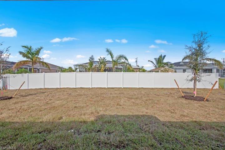 414  Picturesque  AVE, LEHIGH ACRES, FL 33974