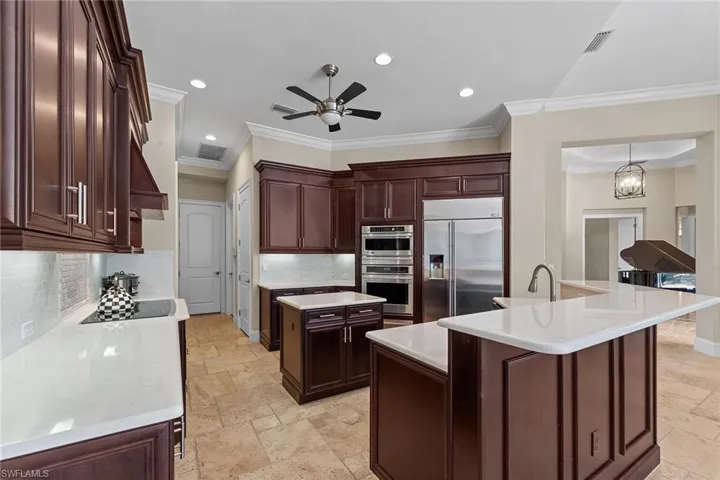 6081 Tamworth Ct, Naples, Florida 34119