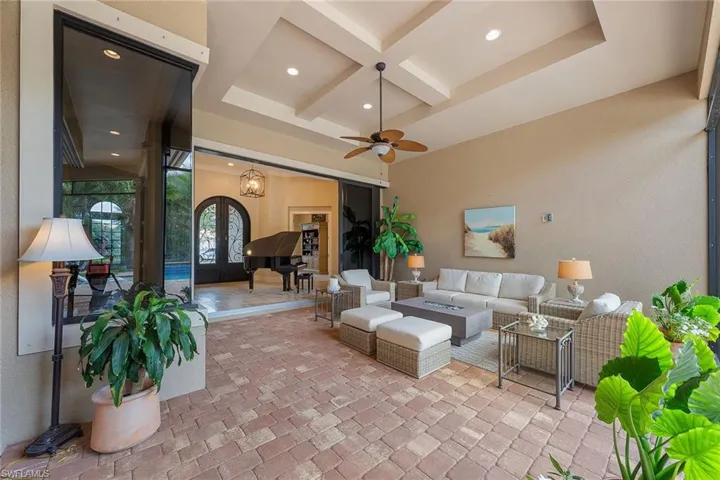 6081 Tamworth Ct, Naples, Florida 34119