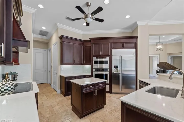 6081 Tamworth Ct, Naples, Florida 34119