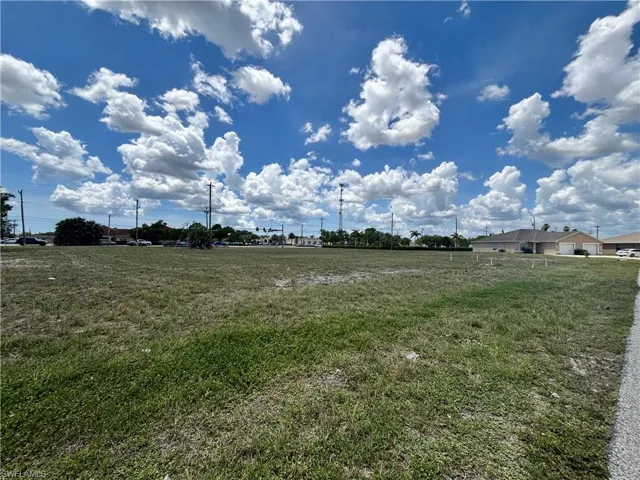 1204 Se 9th Ct, Cape Coral, Florida 33990