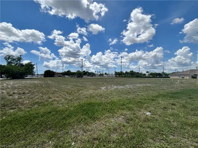 1204 Se 9th Ct, Cape Coral, Florida 33990