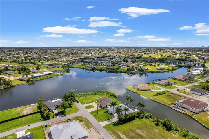 809 Ne 5th Ave, Cape Coral Fl 33909