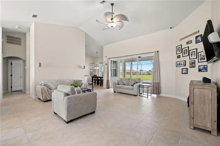 809 Ne 5th Ave, Cape Coral Fl 33909