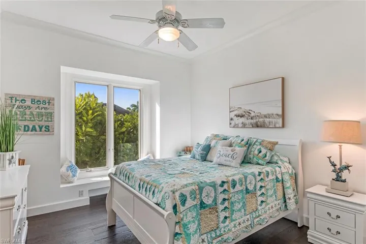 Queen Bed