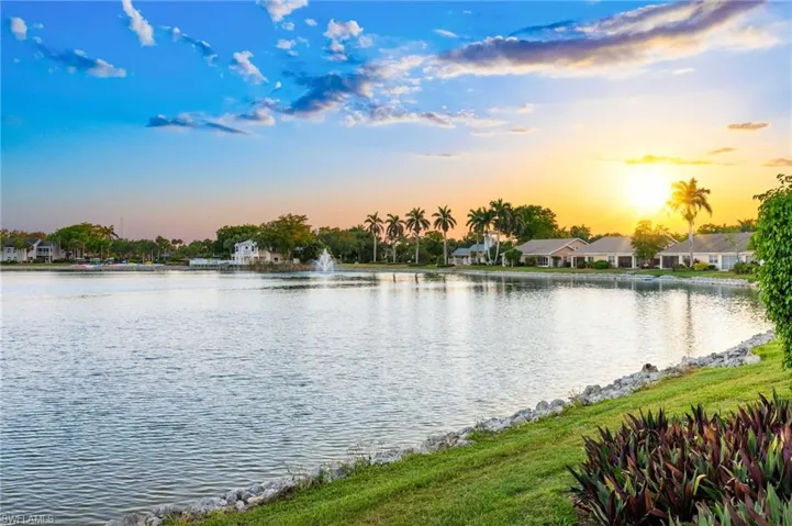 2524  Sailors  WAY, Naples, FL 34109