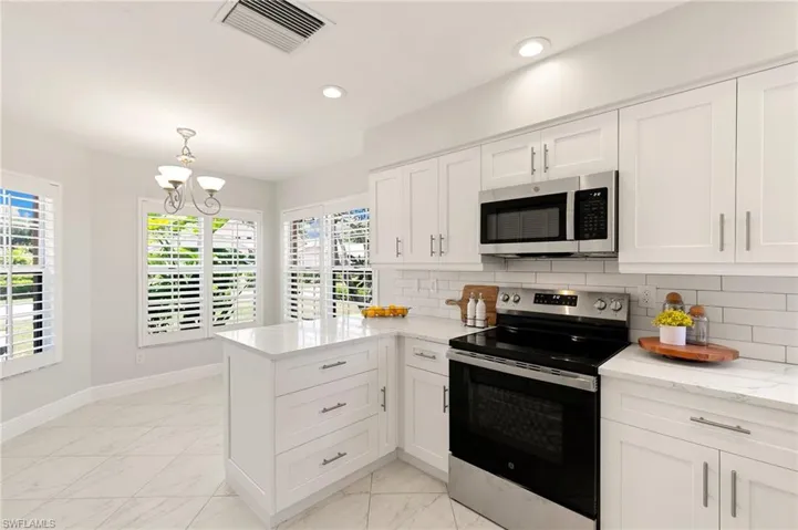 2524  Sailors  WAY, Naples, FL 34109