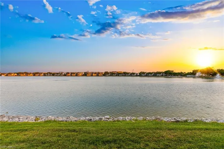 2524  Sailors  WAY, Naples, FL 34109