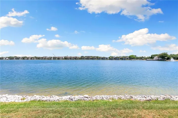 2524  Sailors  WAY, Naples, FL 34109