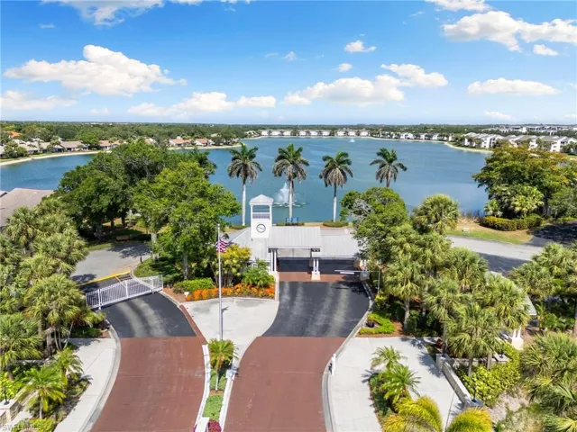 2524  Sailors  WAY, Naples, FL 34109