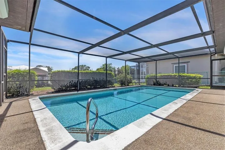 6070 Anchorline Ct, North Fort Myers, Florida 33917