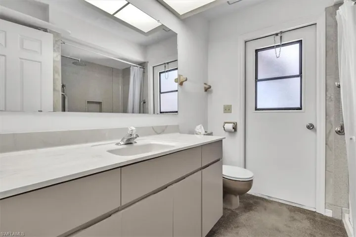 guest pool bath