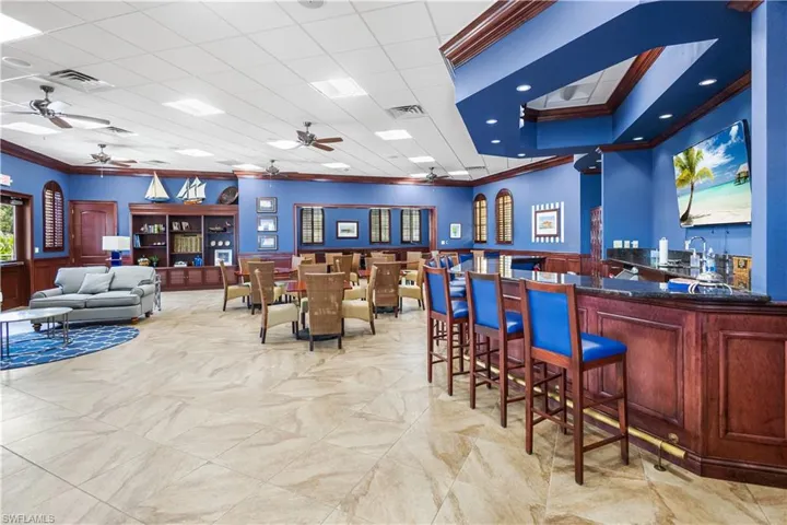 The marina offers a bar area for private entertaining.