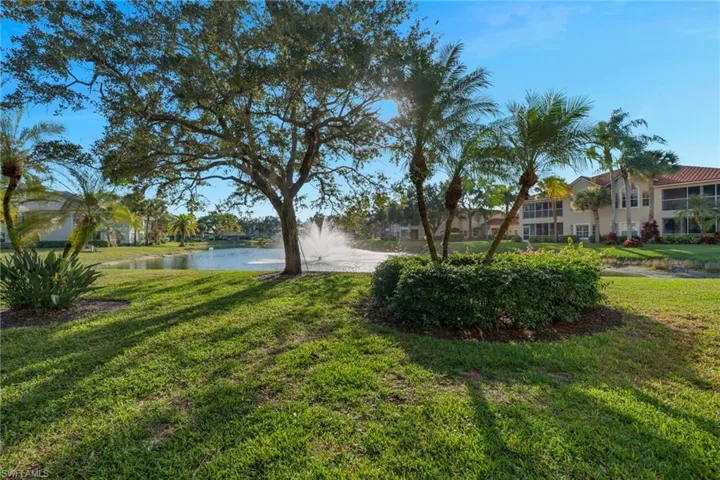 6085  Reserve  CIR, Naples, FL 34119