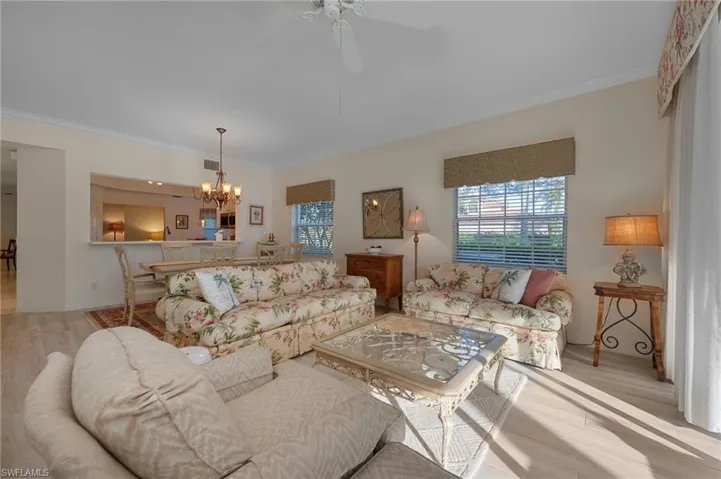 6085  Reserve  CIR, Naples, FL 34119