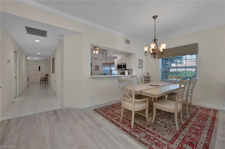 6085  Reserve  CIR, Naples, FL 34119
