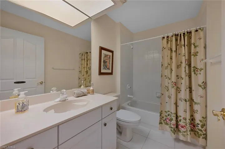 6085  Reserve  CIR, Naples, FL 34119