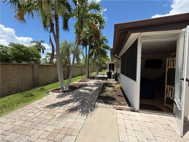 5736 Bass Cir, Fort Myers, Florida 33919